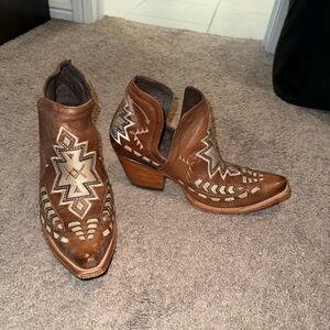 Ariat Dixon Brown Western Ankle Booties